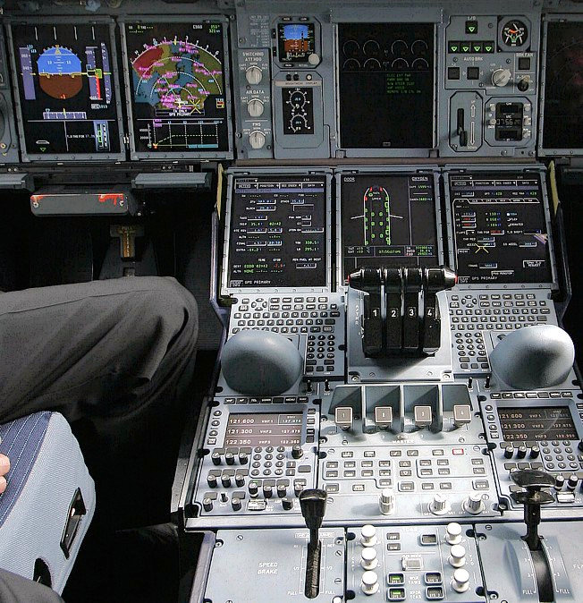 Airbus A 380 - Cockpit und Innenansicht
