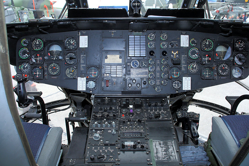 Sikorsky CH-53 - Cockpit des Transporthubschraubers