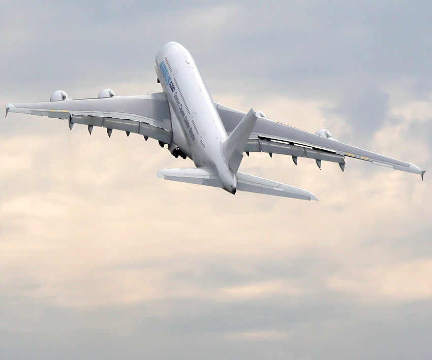 Airbus A380:  Start des größten Passagierflugzeugs