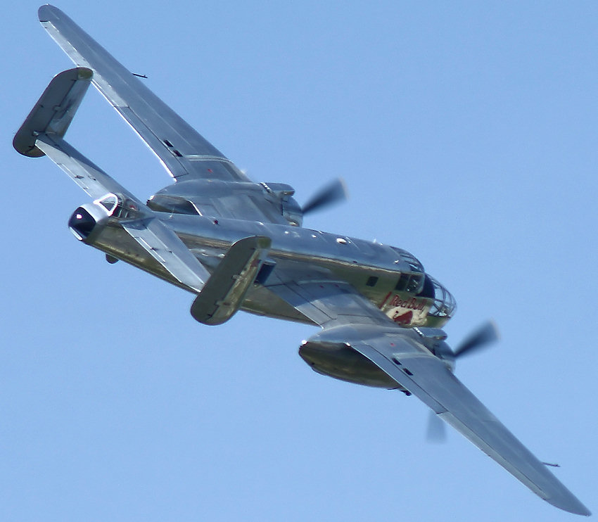 B-25 Mitchell:  Flugansicht des Bombers von 1945