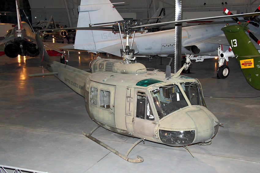 Bell UH-1H Iroquois "Huey" Smokey III: Dieser Mehrzweckhubschrauber wurde im Vietnamkrieg eingesetzt