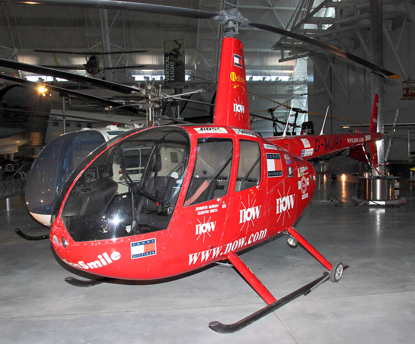 Robinson R44 Astro: Helikopter des US-amerikanischen Unternehmens Robinson Helicopter Company mit Kolbenmotor