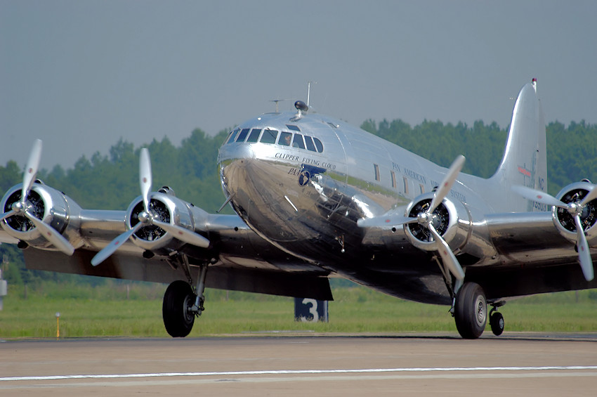 Boeing 307 Stratoliner - Rollfeld