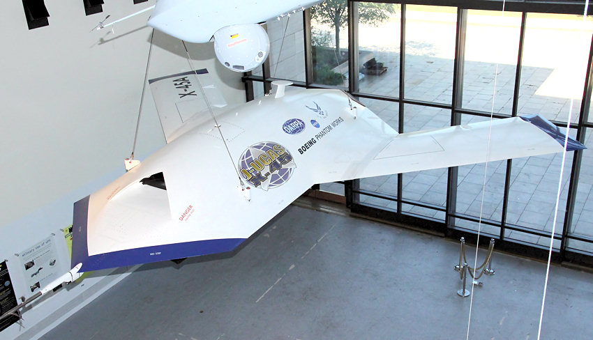 Boeing X-45A Joint Unmanned Combat Air System: autonomes Kampfflugzeug von 2004