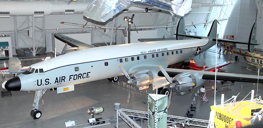 Lockheed 1049 Super Constellation (C-121C): viermotoriges Propellerflugzeug