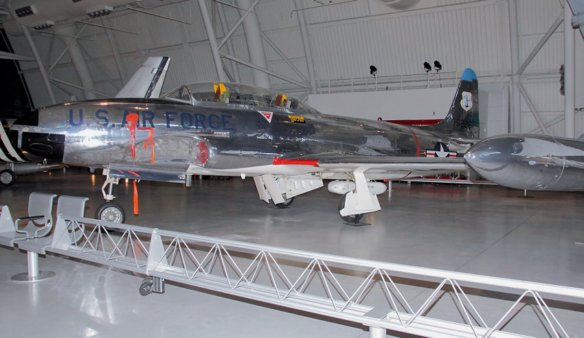 Lockheed T-33 Shooting Star: strahlgetriebenes Trainingsflugzeug in der US-Luftwaffe von 1948 bis 1957