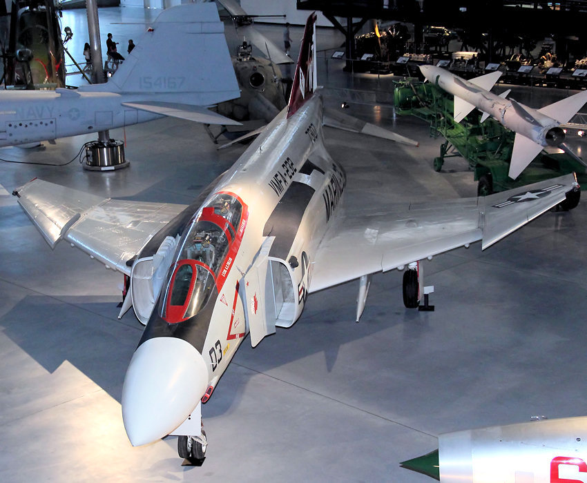 McDonnell F-4 Phantom II: überschallfähiges Jagdflugzeug mit hoher Reichweite