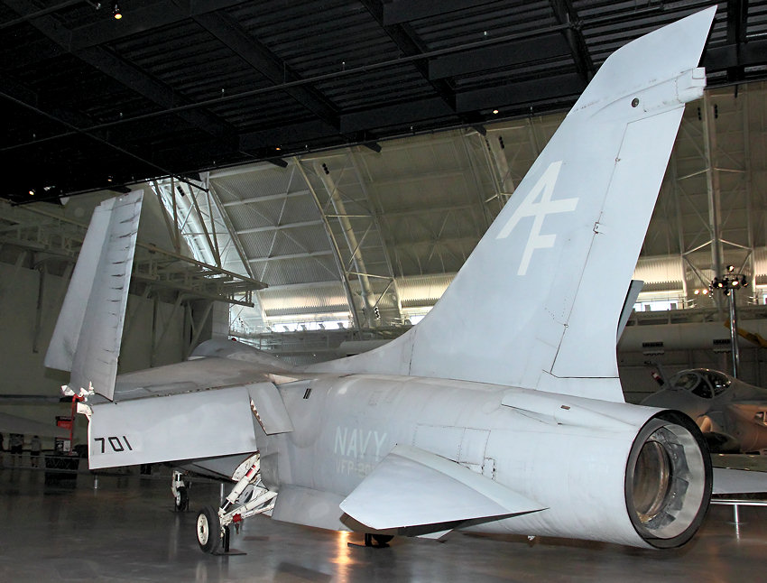 Vought F-8 Crusader: trägergestützter Überschalljäger