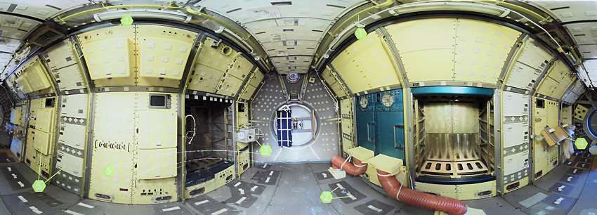 Spacelab Laboratory Module - Innenansicht