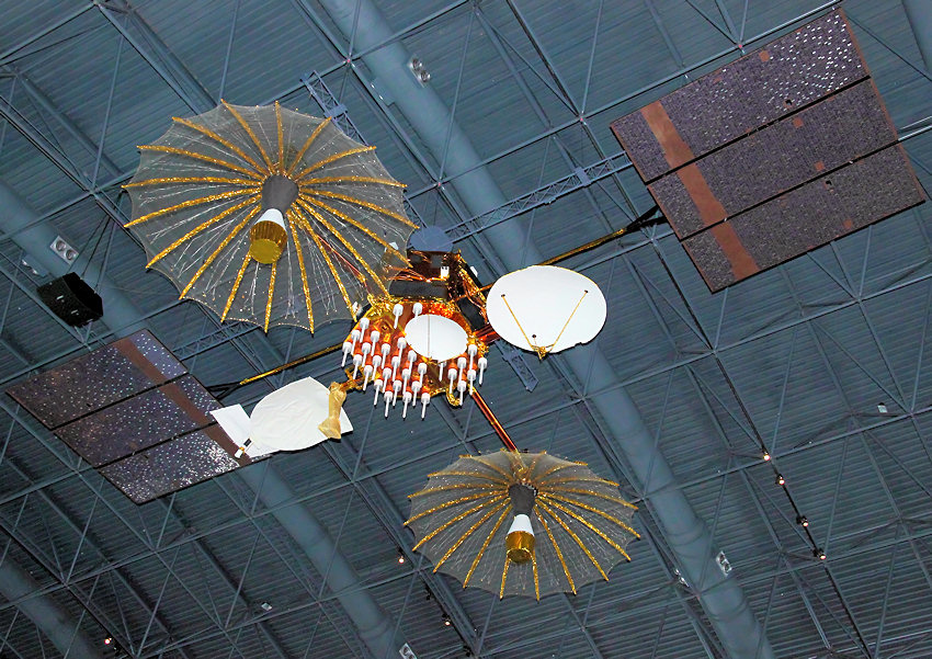 Tracking and Data Relay Satellite: Netzwerk zur Kommunikation zw. Space Shuttle, Satelliten u. Raumstationen