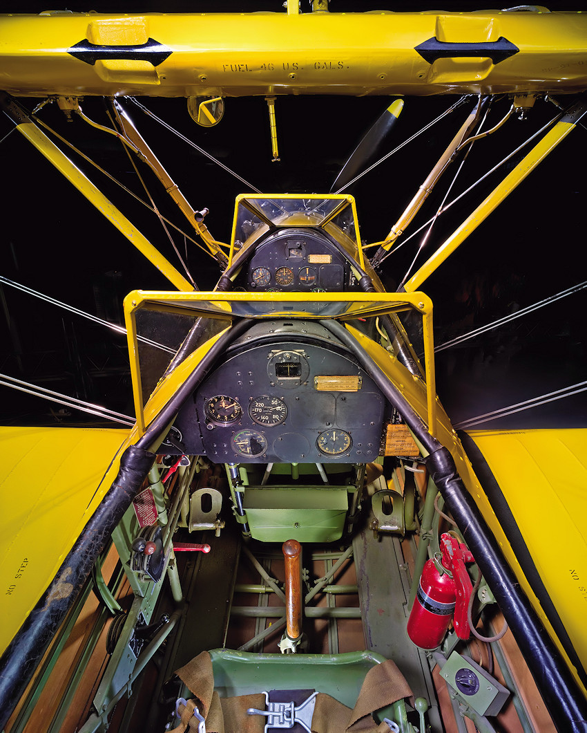 Boeing-Stearman N2S-5 Kaydet - Cockpit