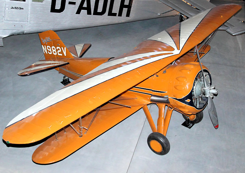 Curtiss 1A Gulfhawk: Flugzeug für Flugshows währen der beiden Kriege