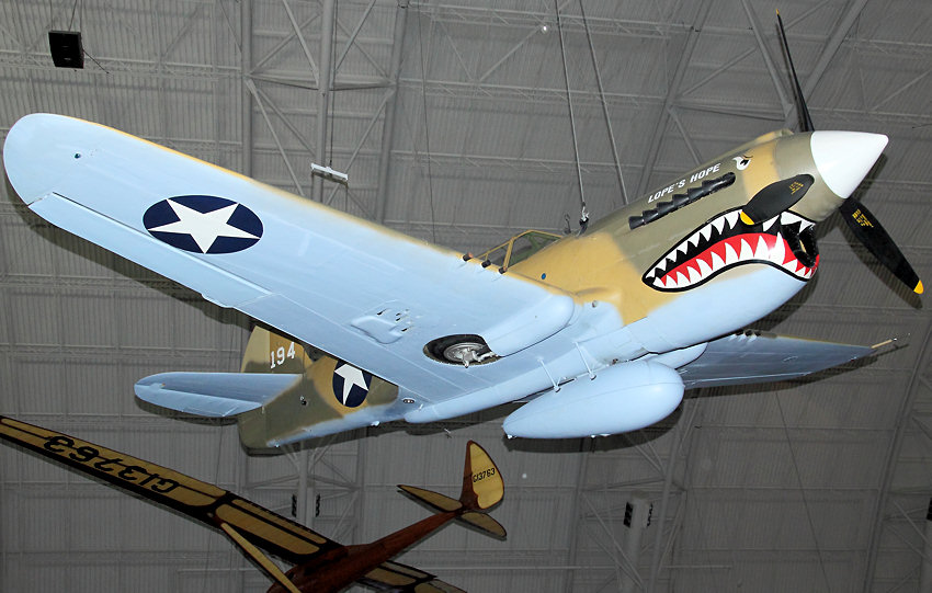 Curtiss P-40E Warhawk: amerikanisches Kampfflugzeug im Zweiten Weltkrieg