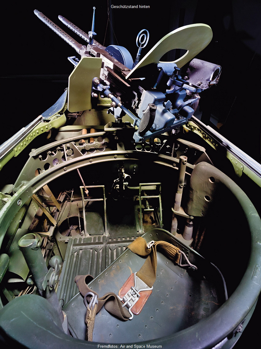 Douglas SBD-6 Dauntless - Heckstand hinten