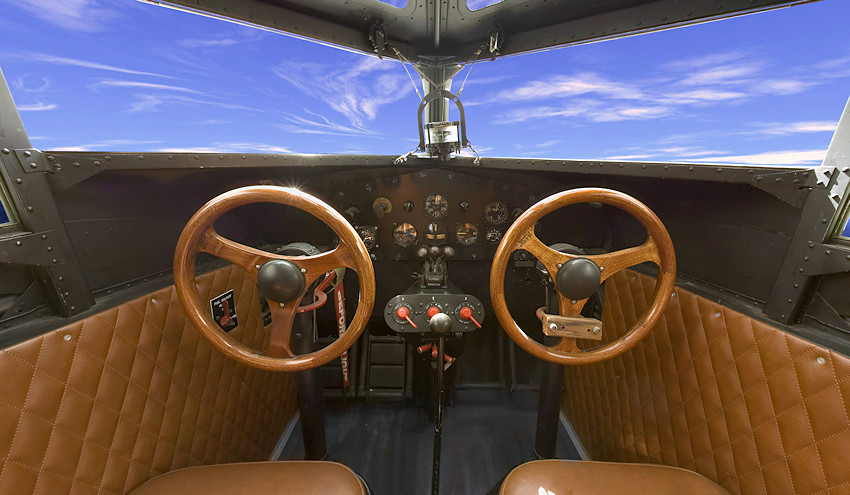 Ford 5-AT Tri-Motor - Cockpit