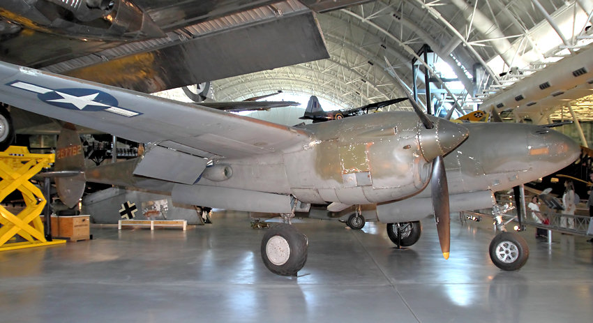 Lockheed P-38 Lightning: amerikanisches Kampfflugzeug des Zweiten Weltkriegs