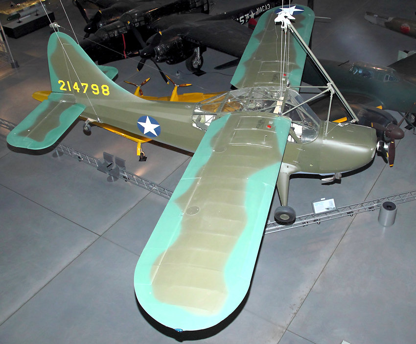 Stinson L-5 Sentinel: Die Flugzeug hatte keine Bewaffnung und kam an allen Kriegsschauplätzen seiner Zeit vornehmlich im Kurierdienst zum Einsatz