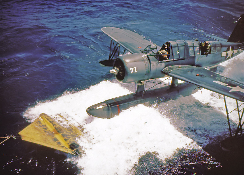 Vought OS2U-3 Kingfisher - Landerampe
