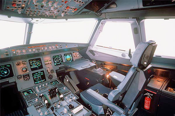 Cockpit  Airbus A-320