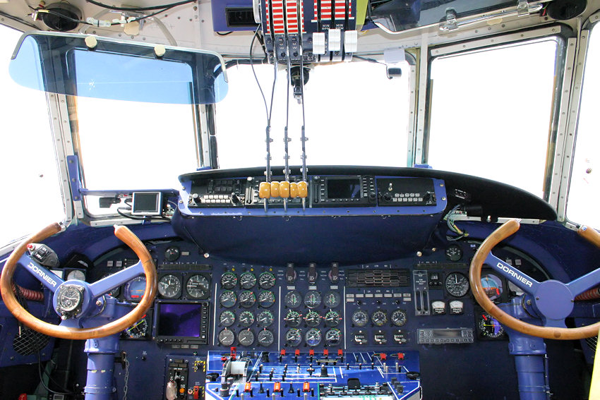 Dornier Do-24 ATT - Cockpit
