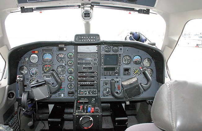 Cockpit der EADS TBM 700
