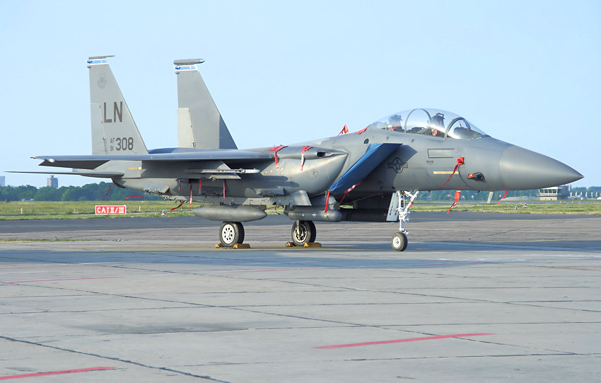 Die F-15 Eagle ist ein zweistrahliger Luftüberlegenheitsjäger des Flugzeugbauers McDonnell Douglas