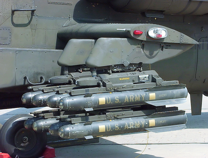 AH-64A Apache: Angriffs- und Panzerabwehrhubschrauber der USA