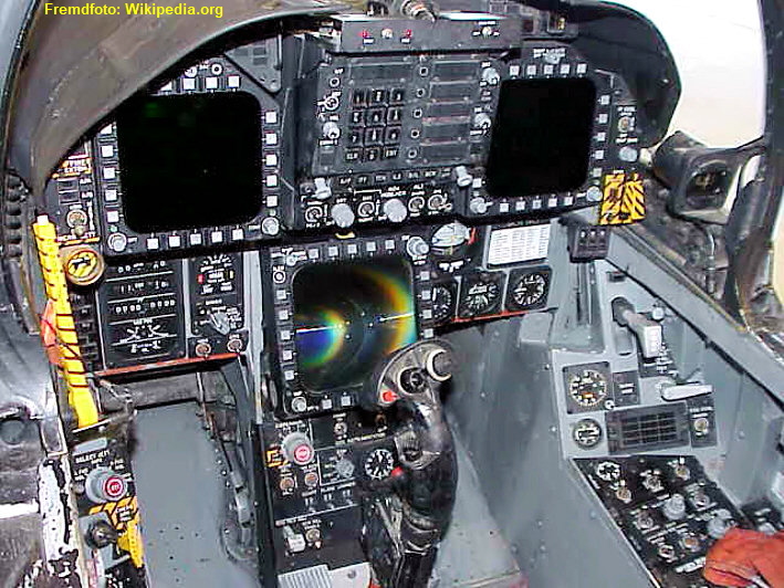 F-18 - Cockpit