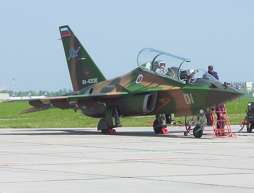YAK-130,  Yakovlev - Trainer und leichtes Kampfflugzeug