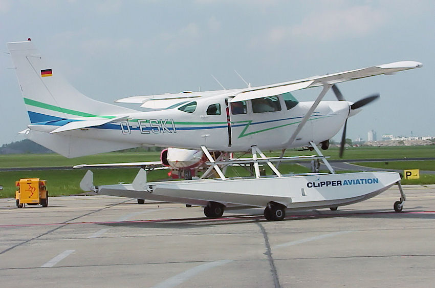 Cessna 206 T  (T-Version):  Wasserflugzeug (Amphibian)