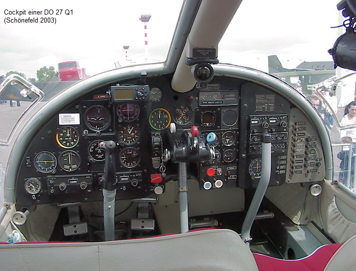 Cockpit einer DO 27 Q1