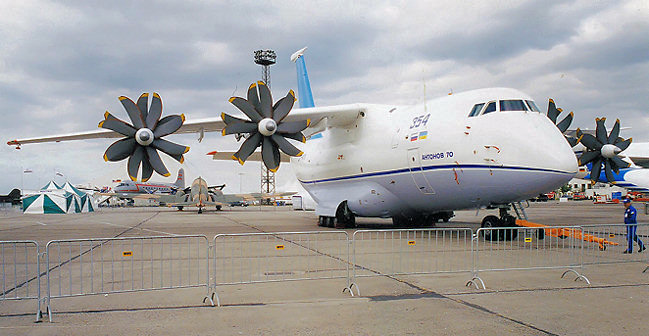 Antonow AN-70