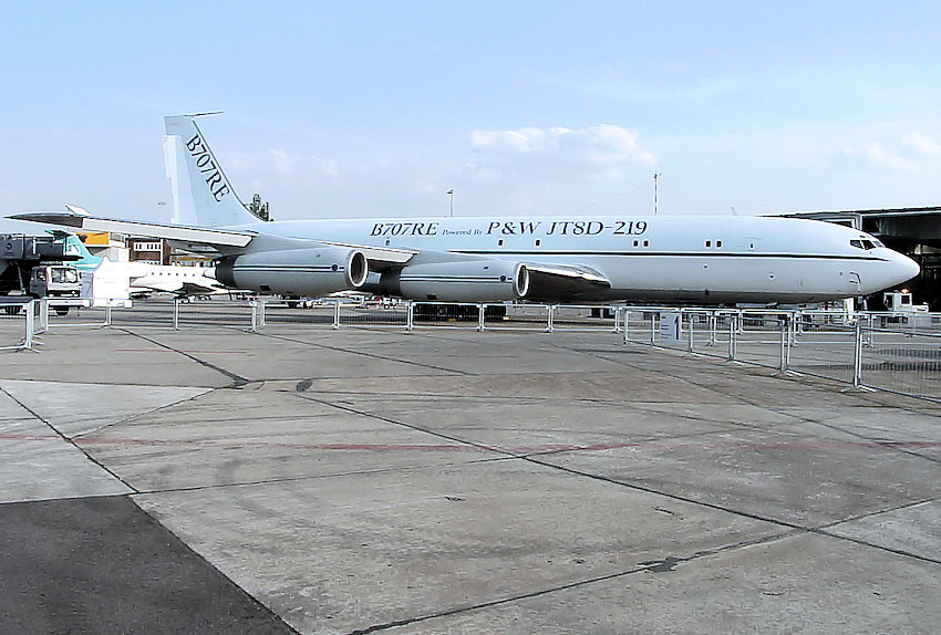 Boeing B 707 RE: Projekt “Re-Engined” - Umbau alter Boeing 707 mit 4 neuen P&W JT8D-219 Triebwerken