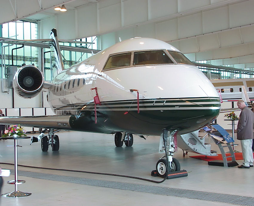 Bombardier Challenger 604: mittelgroßes Passagierflugzeug für 19 Passagiere