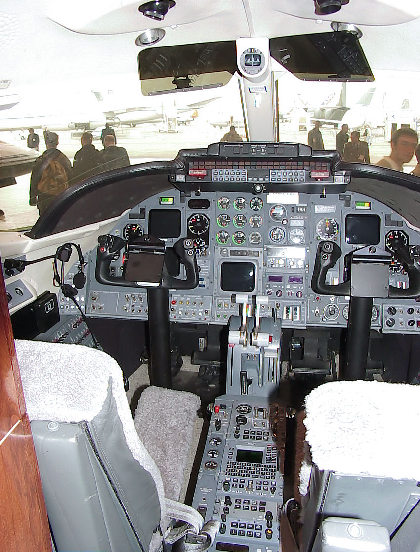 Bombardier Learjet 31 - Cockpit