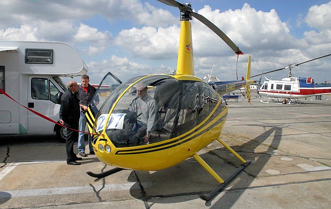 Robinson R 44