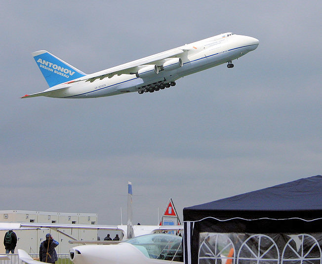 Antonow AN-124