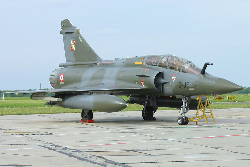 Dassault Mirage 2000: Flugzeug als Deltaflügler ohne separates Höhenleitwerk