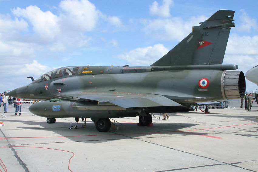 Dassault Mirage 2000: Flugzeug als Deltaflügler ohne separates Höhenleitwerk