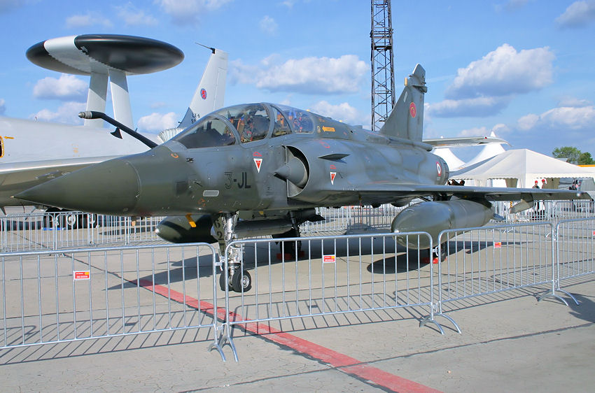 Dassault Mirage 2000: Flugzeug als Deltaflügler ohne separates Höhenleitwerk