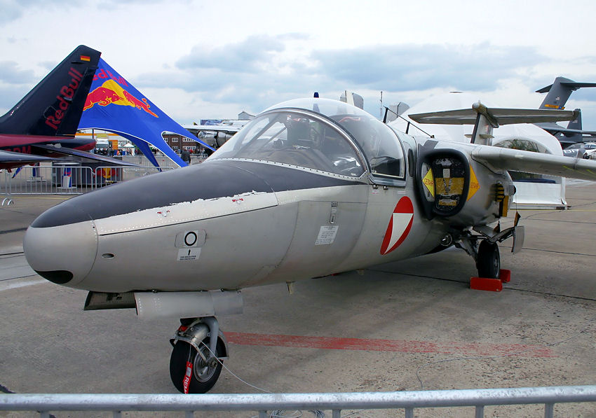 Saab 105: Trainingsflugzeug, leichter Jagdbomber, Aufklärer und Verbindungsflugzeug aus Schweden