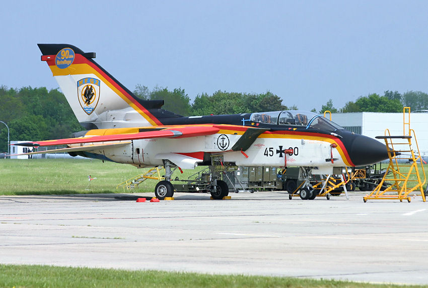 Tornado - Panavia Aircraft: Kampfflugzeug der Luftwaffe mit Sonderlackierung