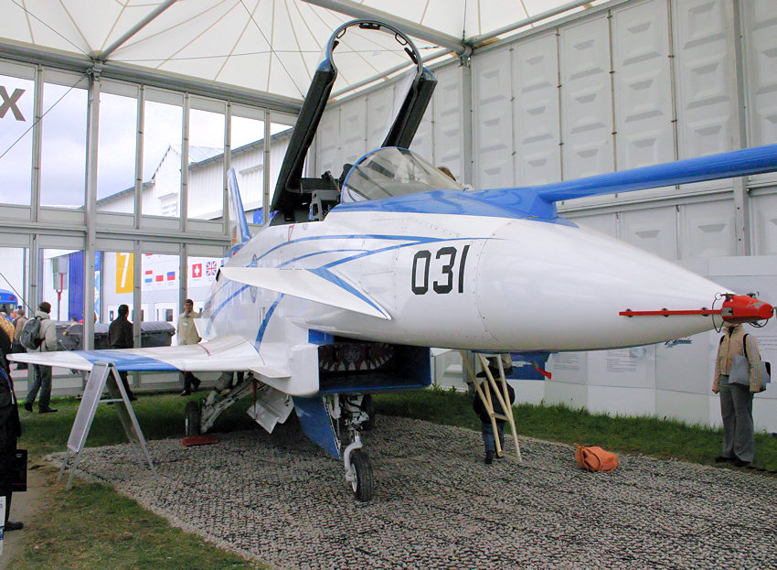 X-31 Vector (EADS/Boeing): Experimentalflugzeug mit beweglichem Vektor-Antrieb (Rockwell-MBB X-31)
