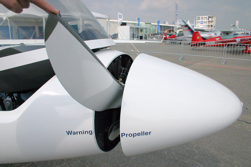 Stemme S 10-VT: Faltpropeller des Motorseglers