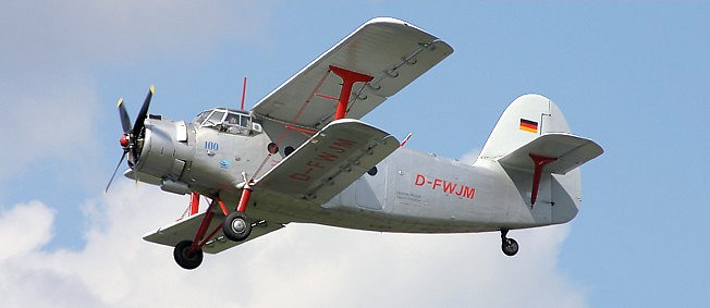 Antonow AN 2 (1947), UdSSR) : größter Doppeldecker der Welt