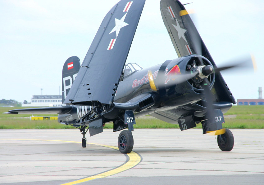 Chance Vought F4U-4 Corsair: schweres Jagdflugzeug der USA