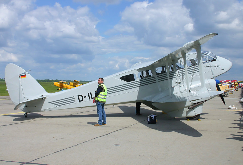 De Havilland DH 89 A "Dragon Rapide":  8-sitziges Passsagierflugzeug