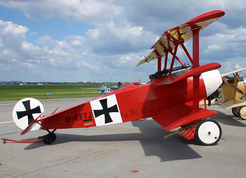 Fokker DR 1: Dreidecker des "Roten Baron" Manfred von Richthofen von 1917 im Ersten Weltkrieg