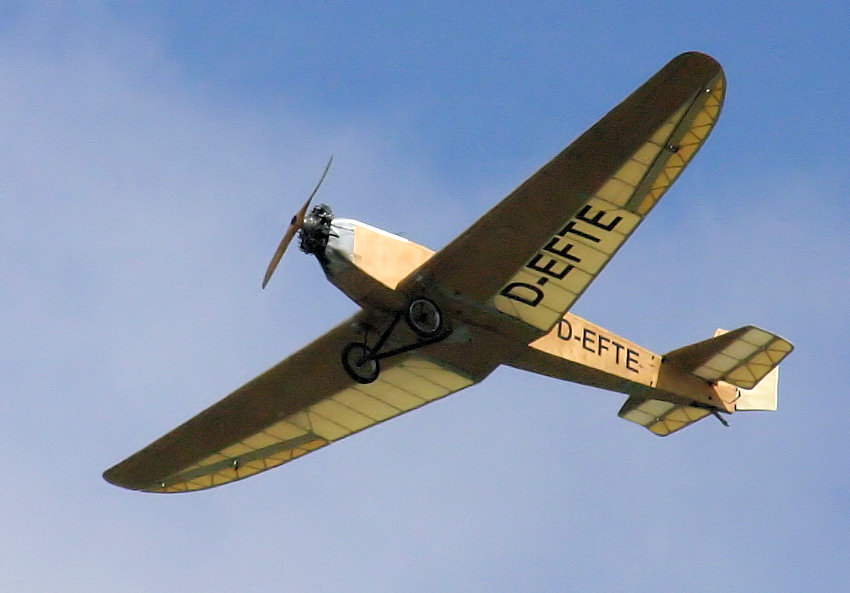 Klemm L 25:  das älteste zugelassene Flugzeug in Deutschland von 1929 wurde aus Holz gebaut