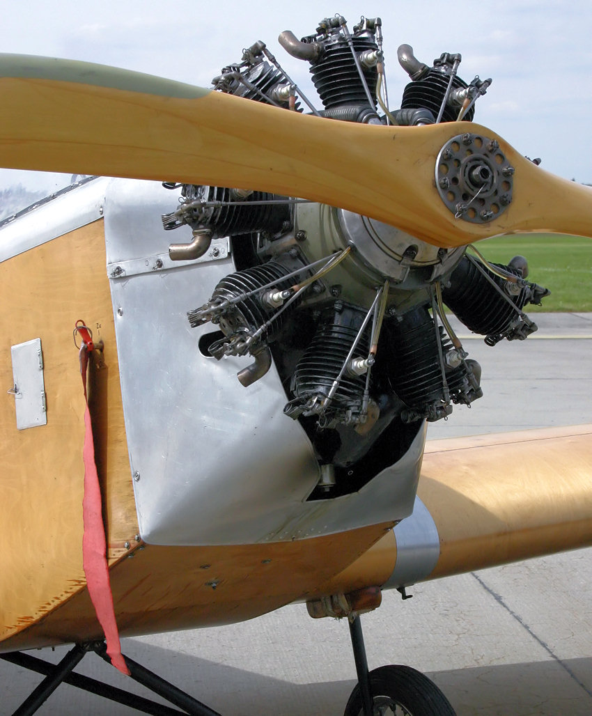 Klemm L 25:  das Flugzeug wurde aus Holz gebaut
